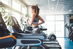 30 मिनट वॉक के फायदे, रोजाना वॉक से वजन घटाएं, फिटनेस और हेल्थ के लिए वॉकिंग टिप्स हिंदी में, हेल्दी लाइफस्टाइल इमेज